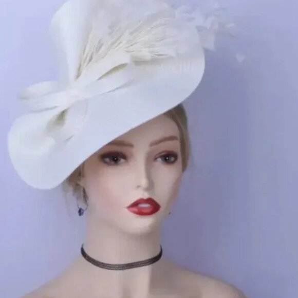 Fascinator Hats for ladies/Cream Fascinator/ Cream Hat/ Fascinator - Picture 1 of 1
